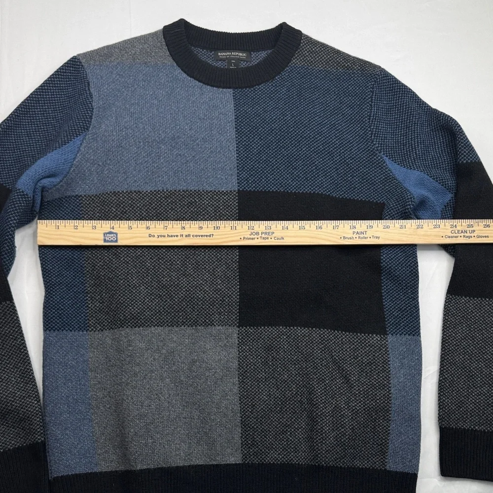 Banana Republic Men's Blue and Gray Crewneck Sweater recycled Italian wool